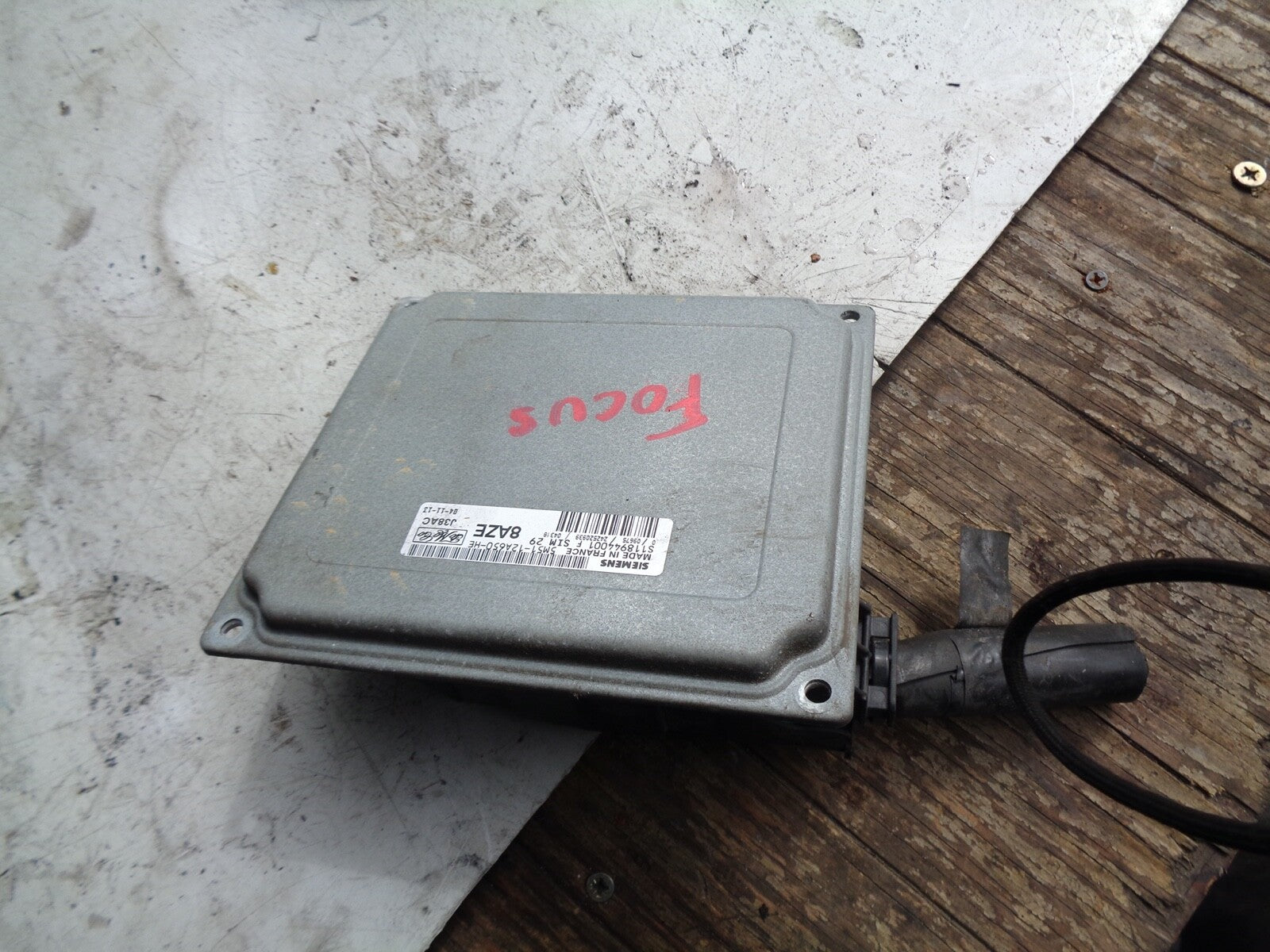 FORD FOCUS MK2 HATCHBACK 1.6 ENGINE CONTROL UNIT 5M51 12A650 HE
