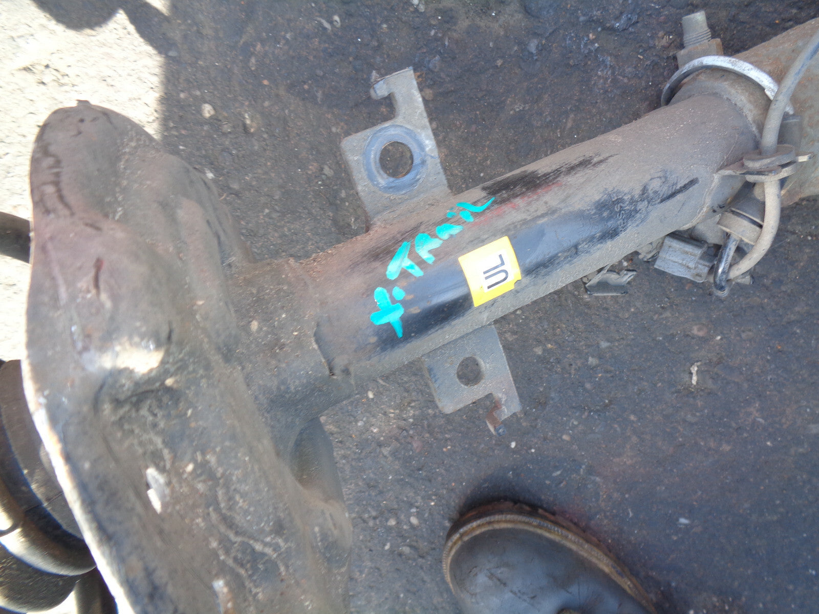 NISSAN X TRAIL T32 MK3 2019 1.7 DIESEL NS PASSENGER SIDE SUSPENSION LEG