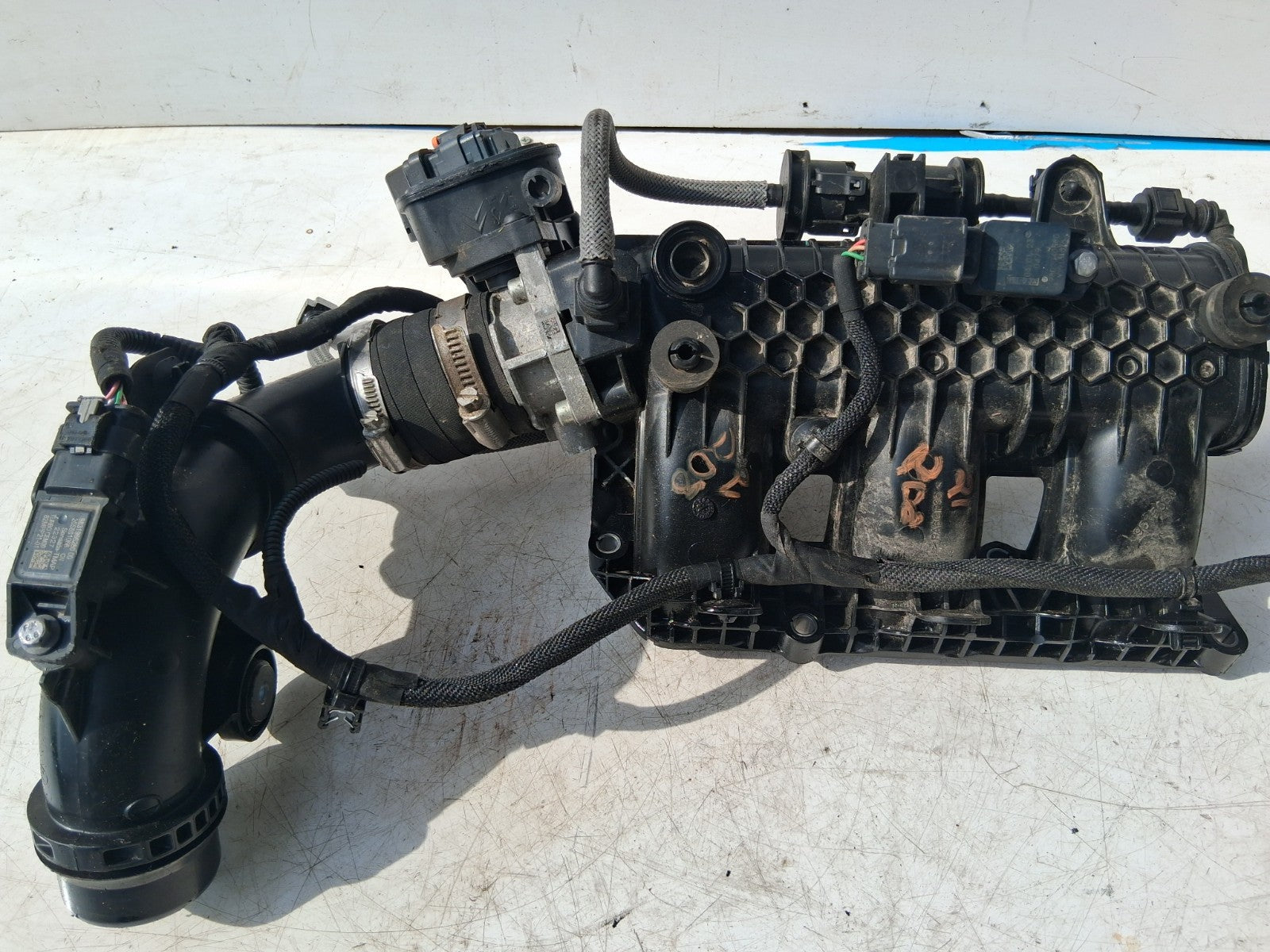 2021 PEUGEOT 208 INTAKE MANIFOLD 9802040580