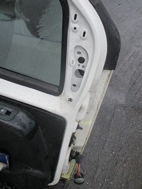 2013 FIAT DOBLO NSF PASSENGER SIDE COMPLETE FRONT DOOR WHITE