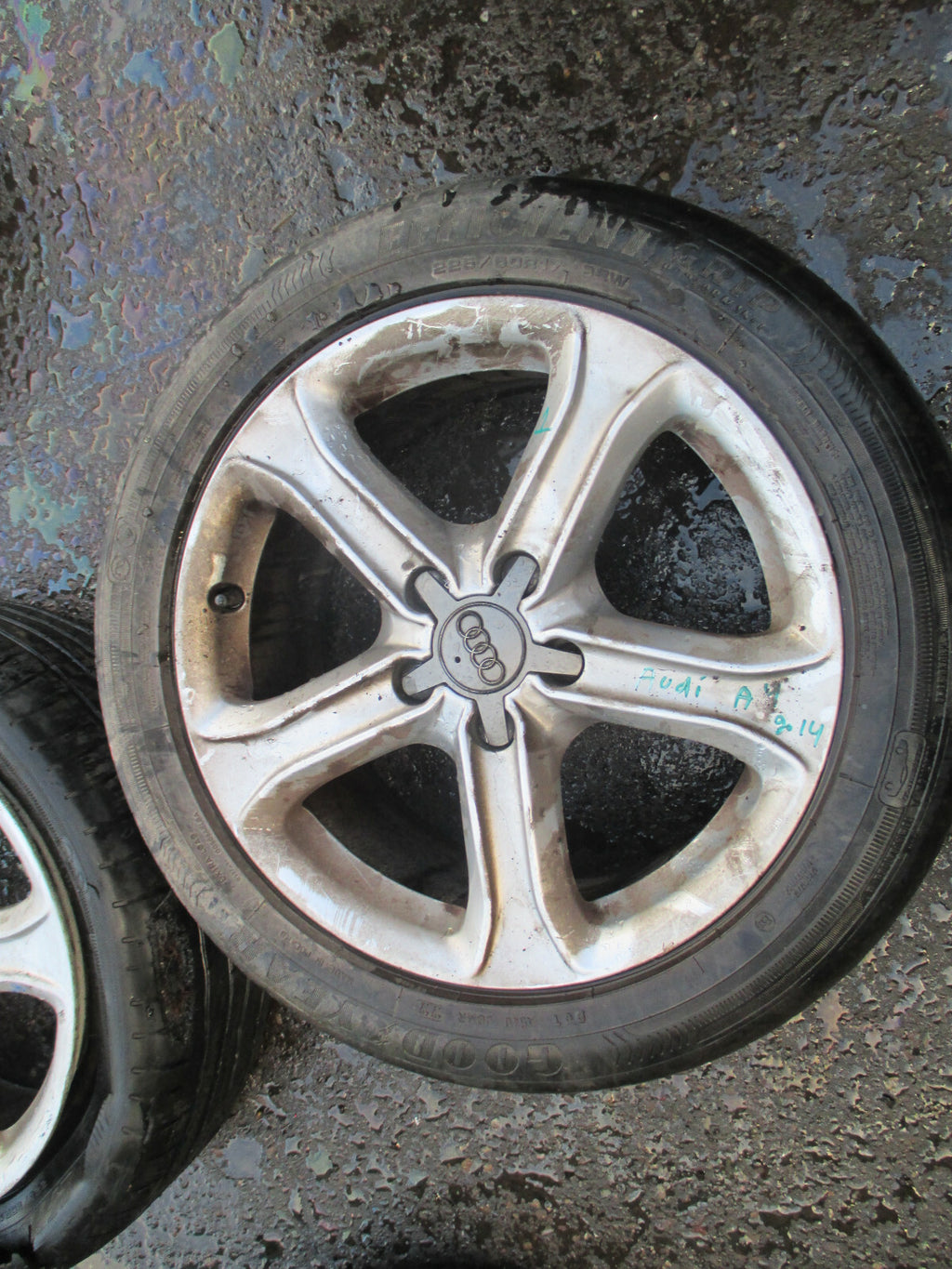 AUDI A4 B8 2014 17 INCH 5 SPOKE ALLOY WHEEL WITH TYRE 225/50R17 REF3
