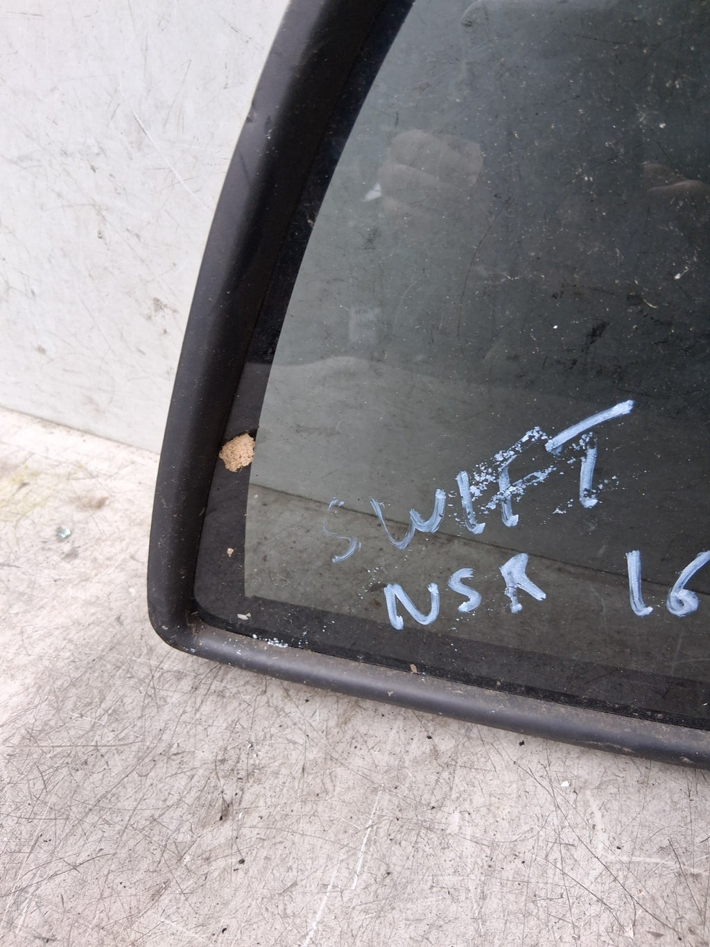 SUZUKI SWIFT MK3 2016 NSR PASSENGER SIDE REAR LEFT QUARTER WINDOW GLASS
