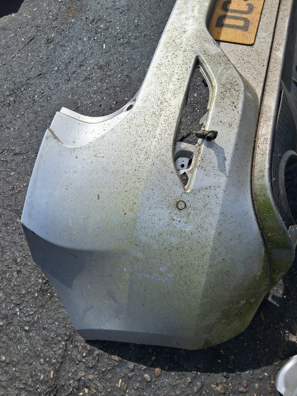 2015 VOLVO V40 D3 COMPLETE REAR BUMPER WITH PDC SENSOR SILVER