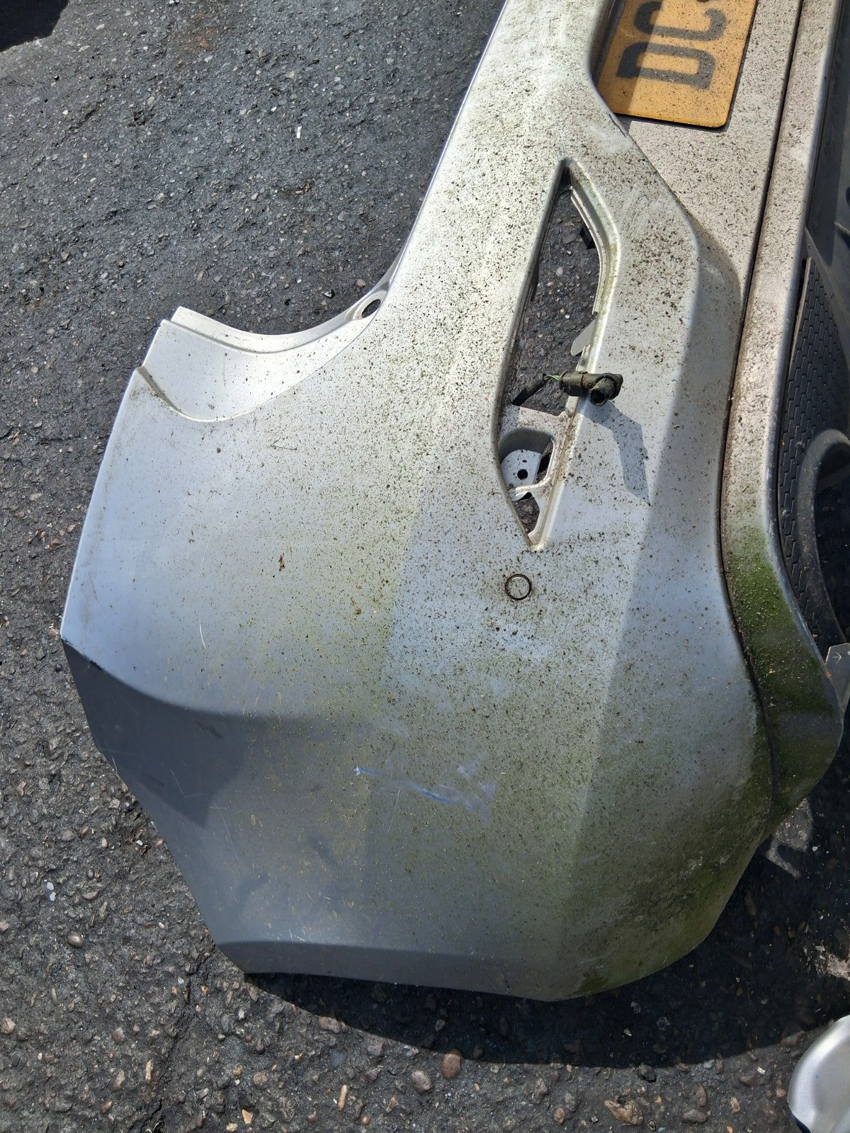 2015 VOLVO V40 D3 COMPLETE REAR BUMPER WITH PDC SENSOR SILVER
