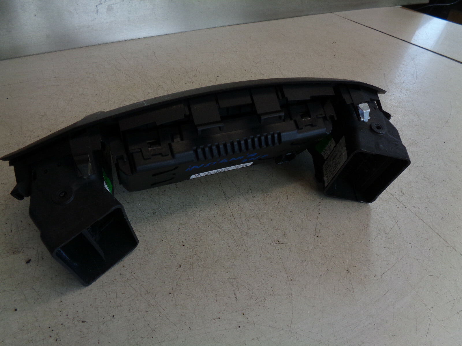 VAUXHALL INSIGNIA A MK1 2010 FRONT DASHBOARD DISPLAY SCREEN AIR VENT 12844841G