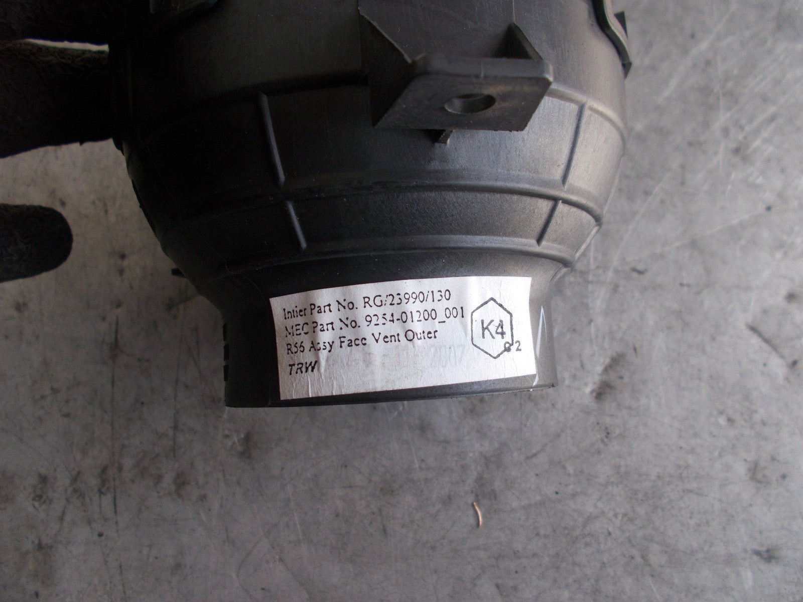 MINI COOPER ONE 2007 NSF/ PASSENGER SIDE FRONT DASHBOARD AIR VENT FAN RG23990130