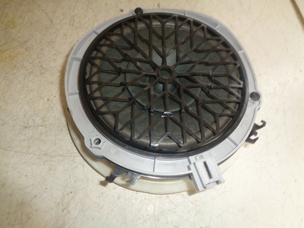 PEUGEOT 208 2014 OSR DRIVER SIDE REAR DOOR SPEAKER 9803506380