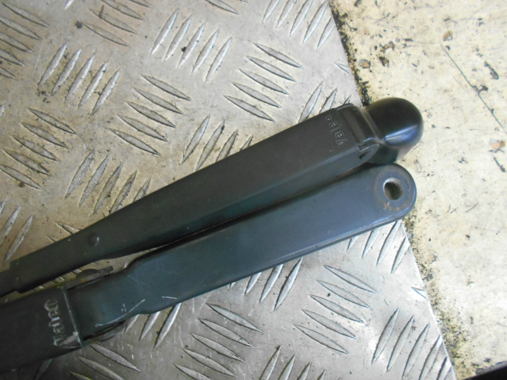 NISSAN KUBISTAR 2003 OSF NSF DRIVER PASSENGER SIDE FRONT WIPER ARMS