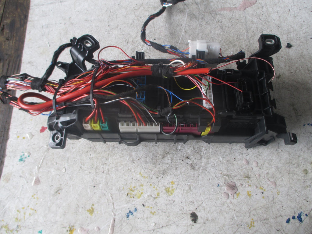 MERCEDES A CLASS W176 2016 FUSE RELAY BOX A2465400140