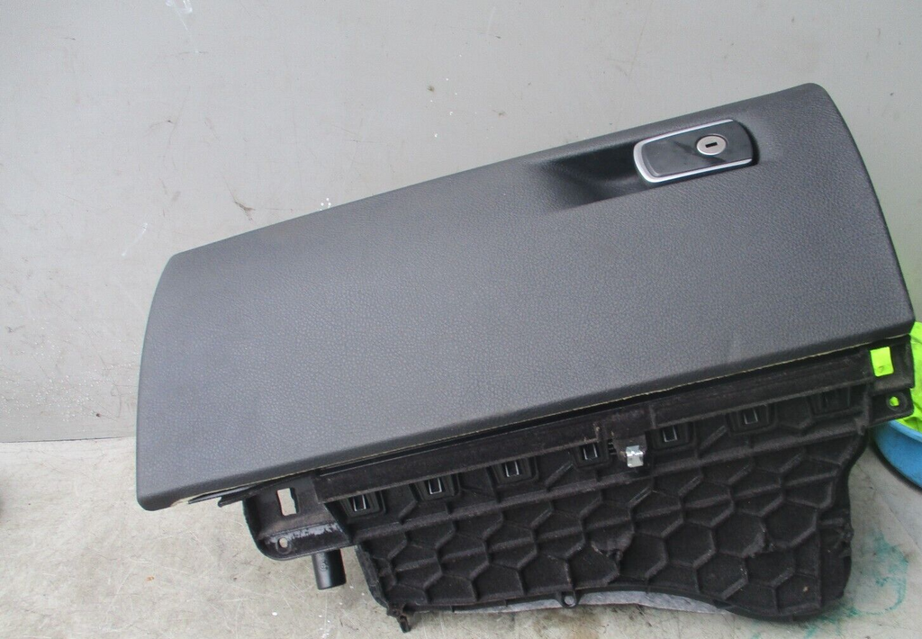 2017 BMW 320D GLOVEBOX STORAGE COMPARTMENT