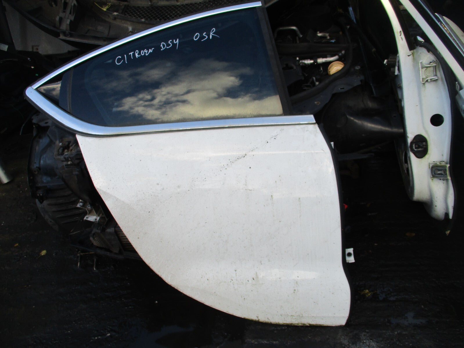 CITROEN DS4 2016 HATCHBACK OSR DRIVER SIDE REAR COMPLETE DOOR WHITE