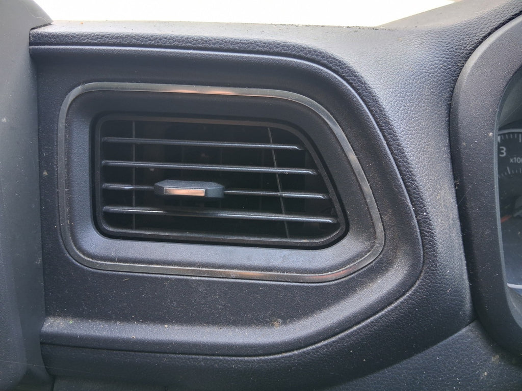 2024 RENAULT MASTER MK3 OS DRIVER SIDE MIDDLE DASH AIR VENT