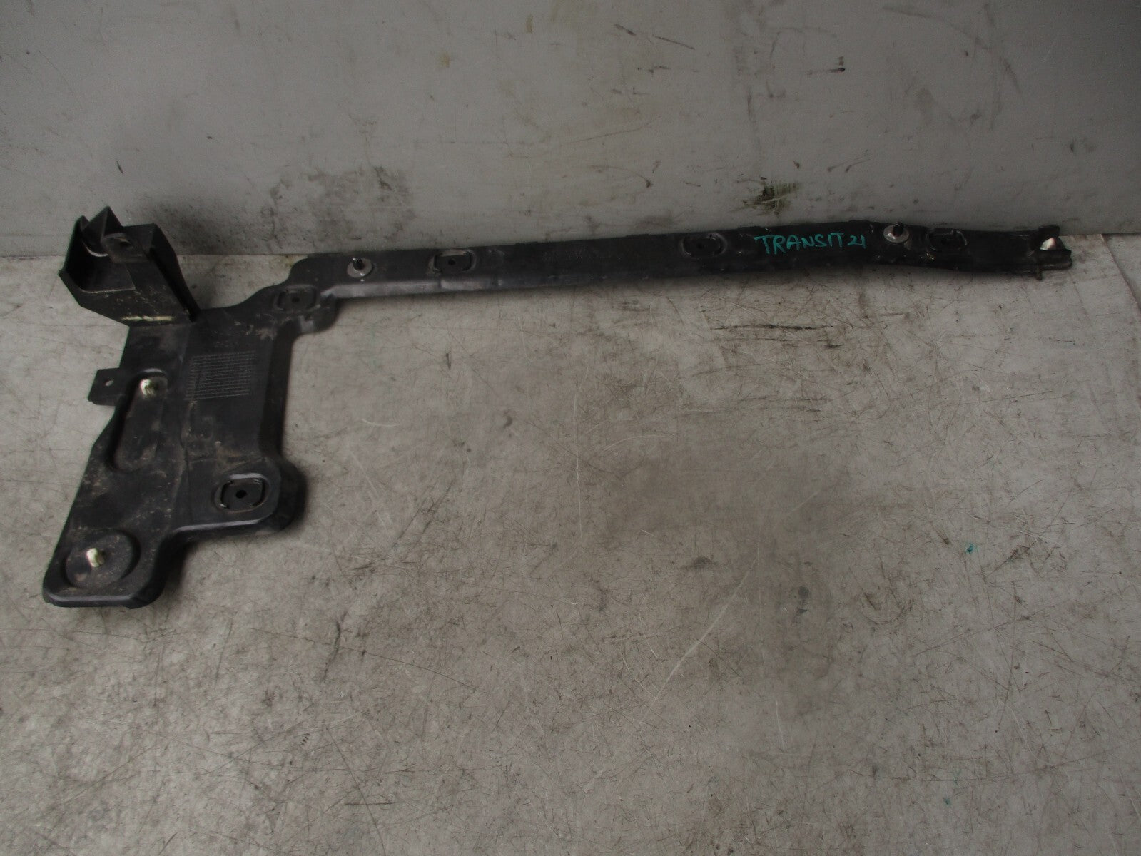 2021 FORD TRANSIT 350 MK8 NS PASSENGER REAR BUMPER MOULDING BRACKET BK3117A882AE
