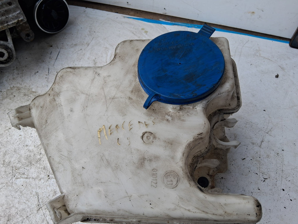 2008 MERCEDES B CLASS W245 FRONT WINDSCREEN WASHER BOTTLE TANK 1698690220