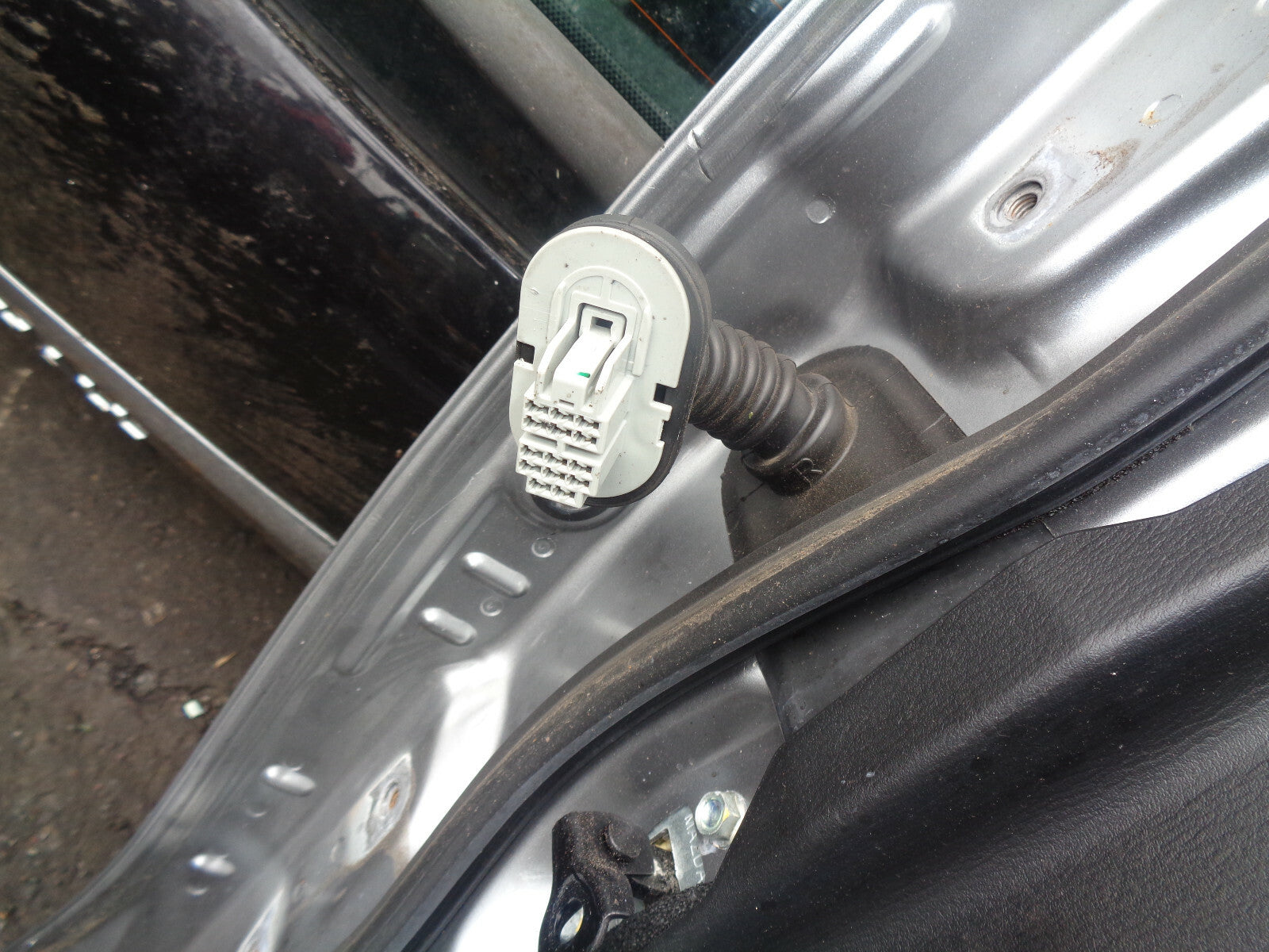 MAZDA 2 DJ MK3 2015 OSR DRIVER SIDE REAR DOOR GREY