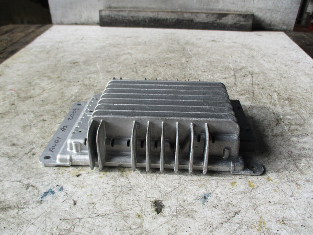 AUDI A3 8P 2010 BOSE AMPLIFIER UNIT MODULE 8P3035223B