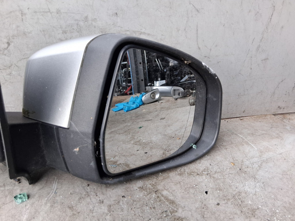 FORD FOCUS MK2 2008 OSF DRIVER SIDE FRONT RIGHT ELECTRIC WING MIRROR 9024440