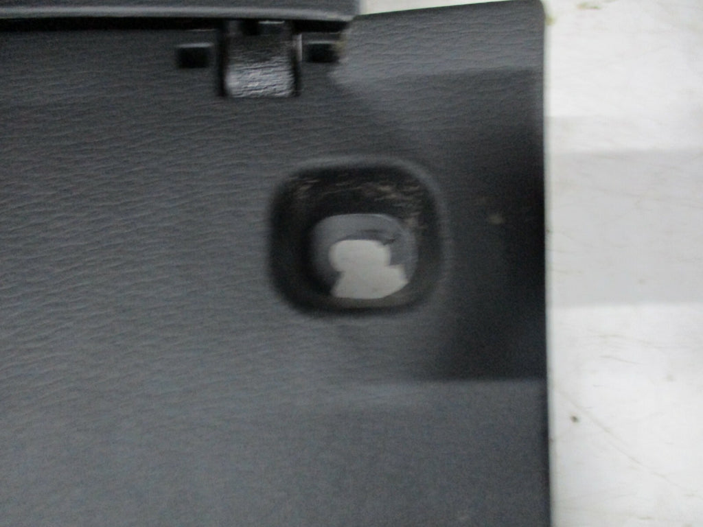 AUDI A3 8V S LINE 2017 INTERIOR STORAGE COMPARTMENT GLOVE BOX GLOVEBOX LID ONLY