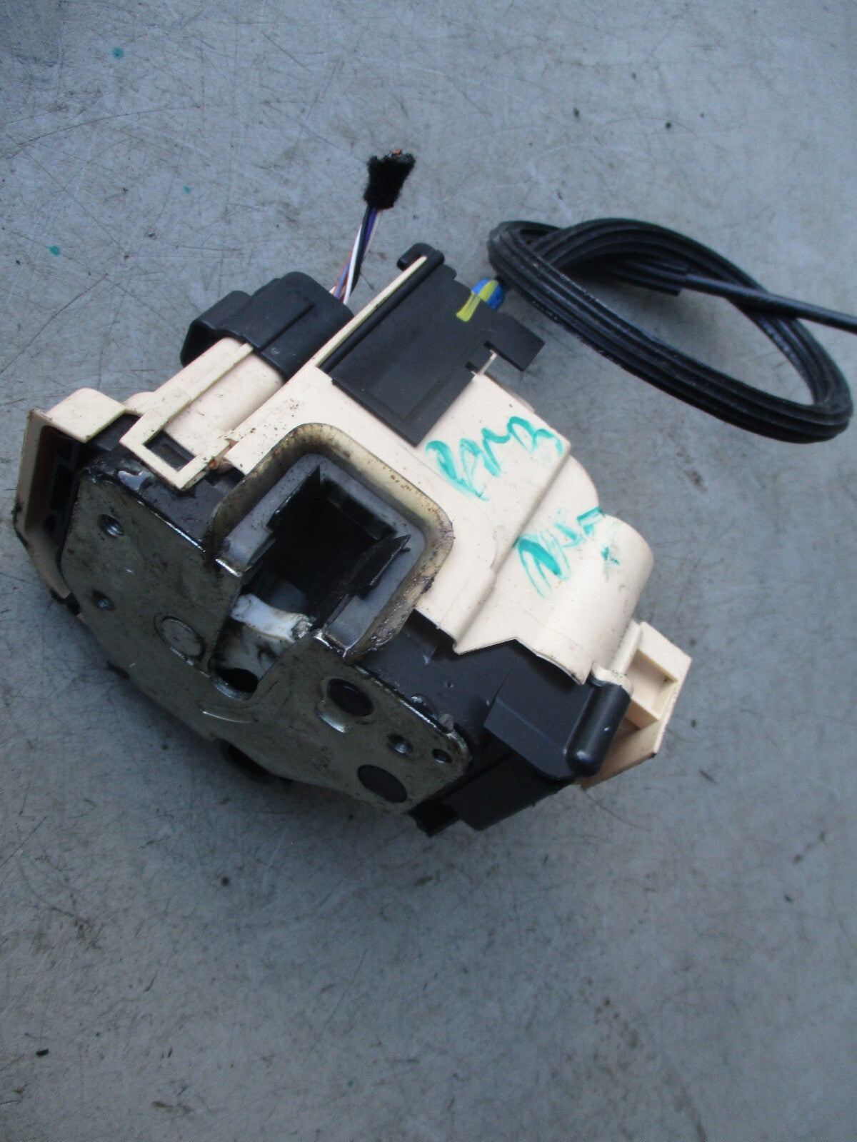 2019 FIAT PANDA MK3 NSF PASSENGER SIDE FRONT DOOR LOCK MECHANISM