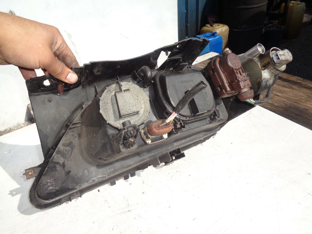 CITROEN XSARA 1998 OSF DRIVER SIDE FRONT HEADLIGHT ASSEMBLY