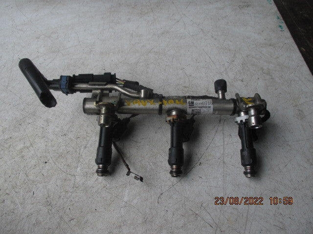 VAUXHALL VIVA 2016 1.0 PETROL INJECTOR RAIL & INJECTORS 55490716