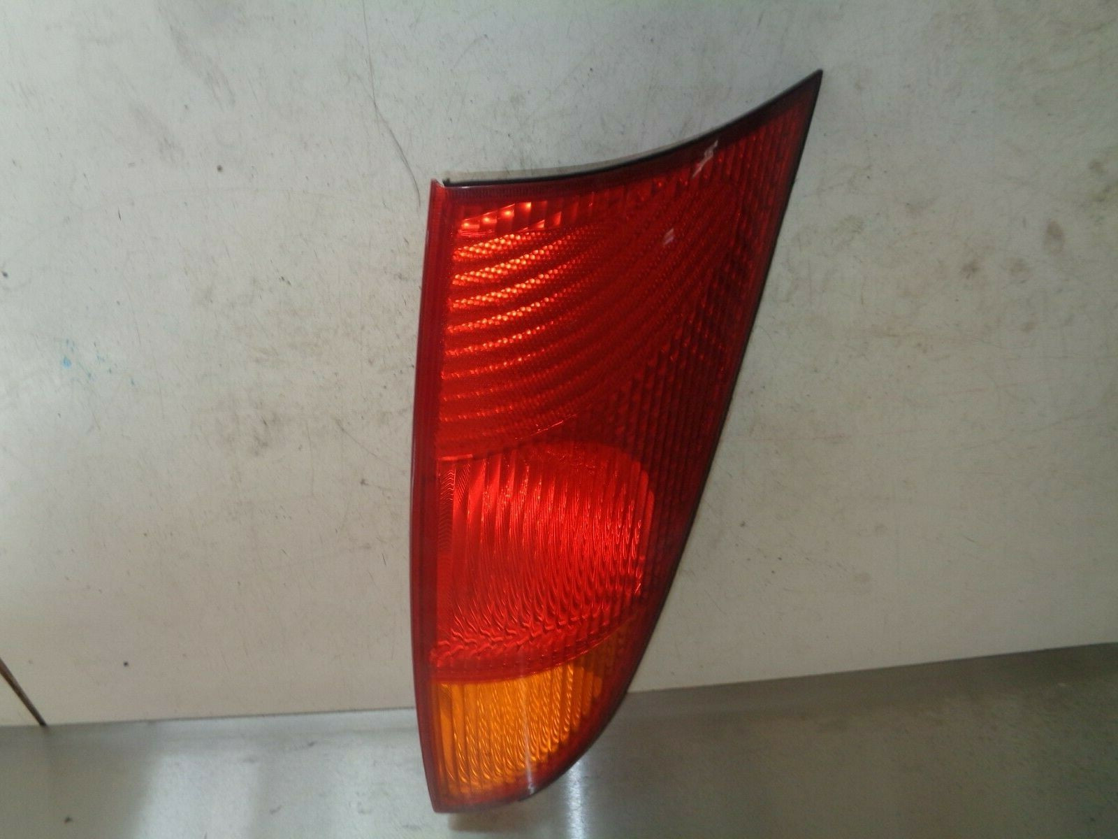 FORD FOCUS 2005 MK1 OSR DRIVER SIDE REAR TAIL LIGHT TAIL LAMP 1M5113404AC