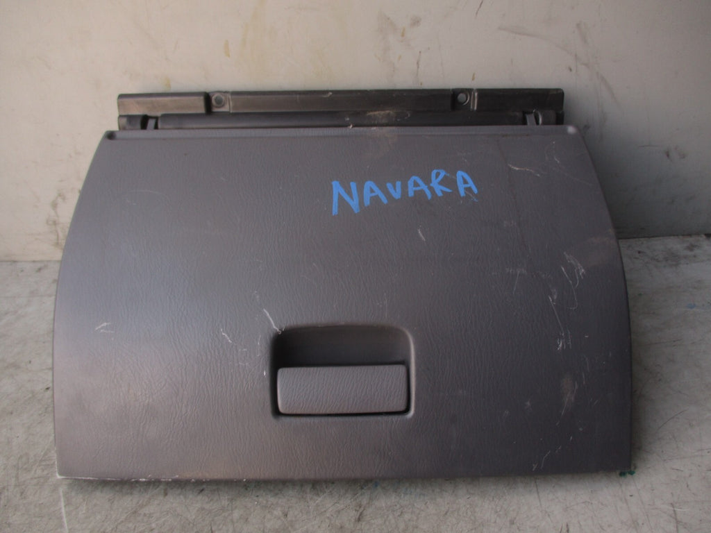 2002 NISSAN NAVARA D22 STORAGE GLOVE BOX COMPARTMENT 68520VJ200