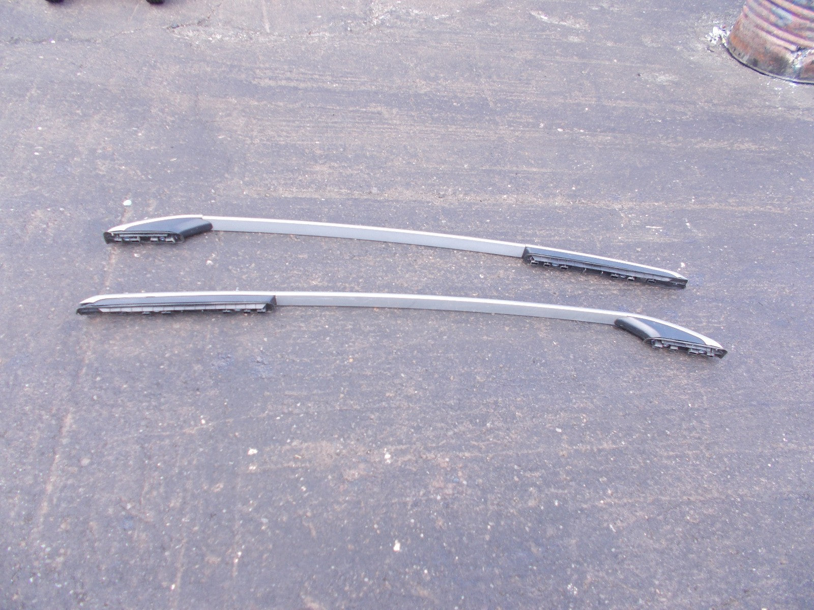 PEUGEOT 2008 2015 PAIR OF ROOF RACK RAILS 9678357580