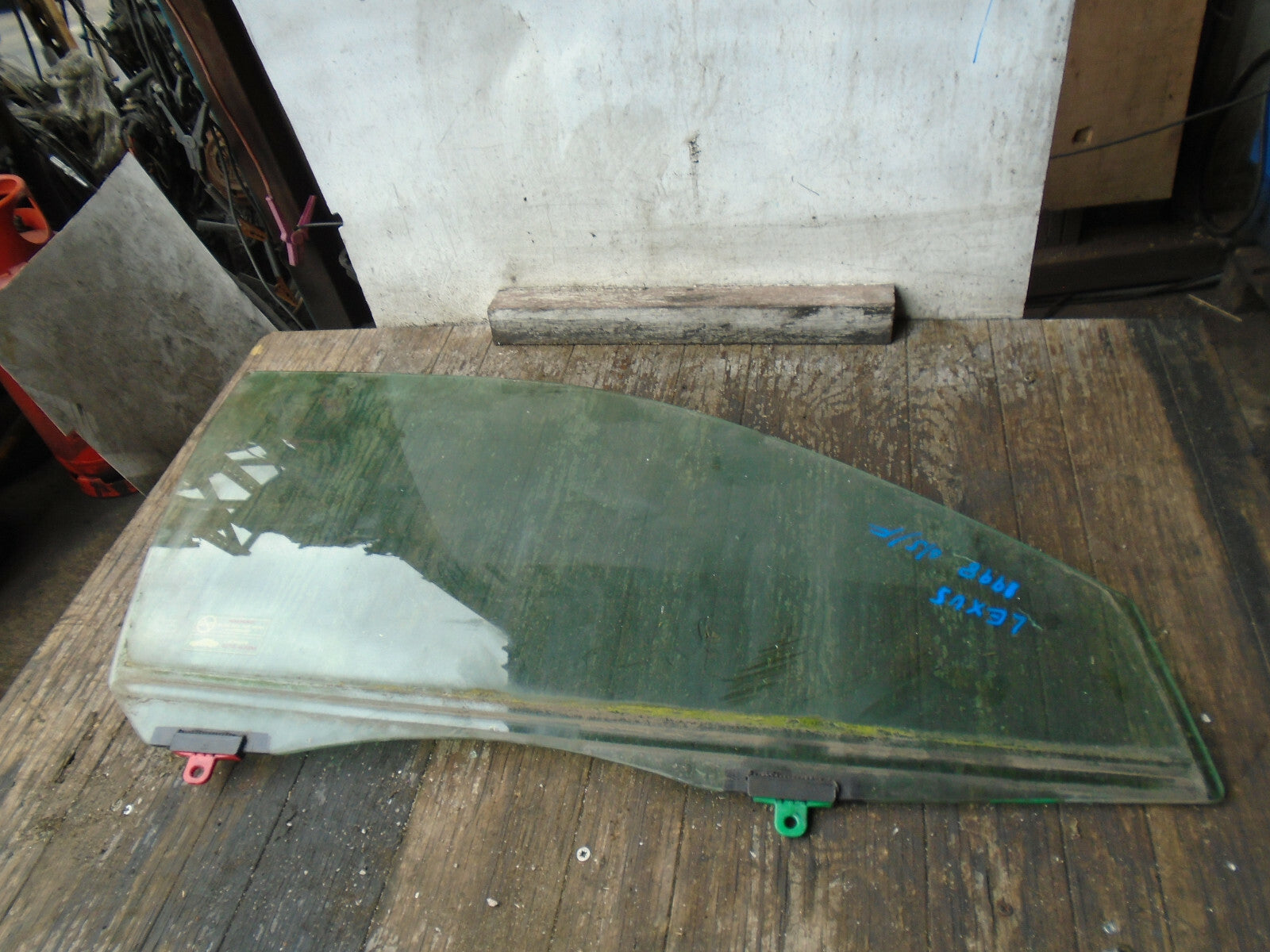 LEXUS GS300 1998 MK2 OSF DRIVER SIDE FRONT DOOR WINDOW GLASS