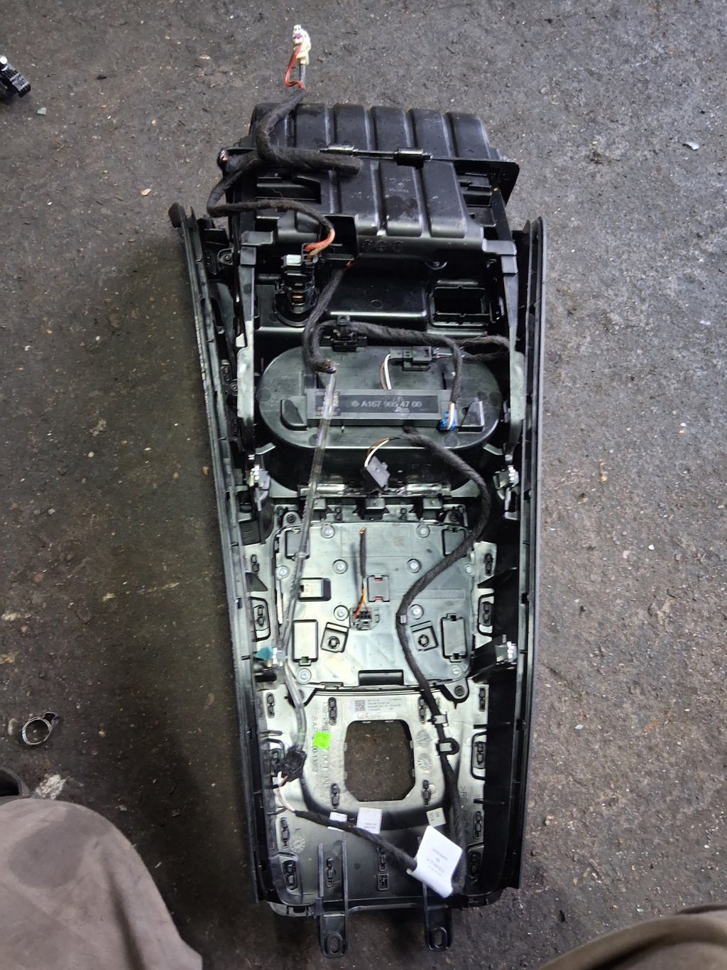 2021 MERCEDES A CLASS V177 COMPLETE CENTRE CONSOLE WITH TOUCH PAD AIR VENT