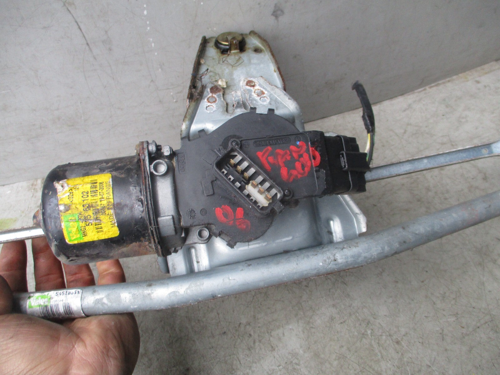 RENAULT KANGOO MK1 2006 FRONT WINDSCREEN WIPER MOTOR LINKAGES 53563102