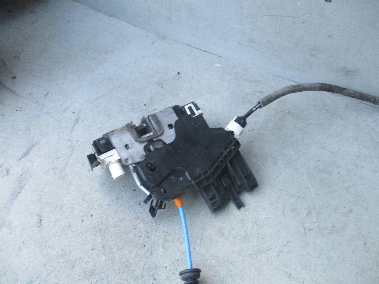 2023 MERCEDES CLA C118 OSF DRIVER SIDE DOOR LOCK A0997202401