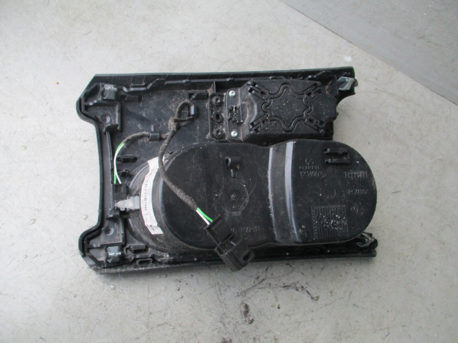 2018 MERCEDES A CLASS CENTRE CONSOLE CUP HOLDER TRIM A1766801710