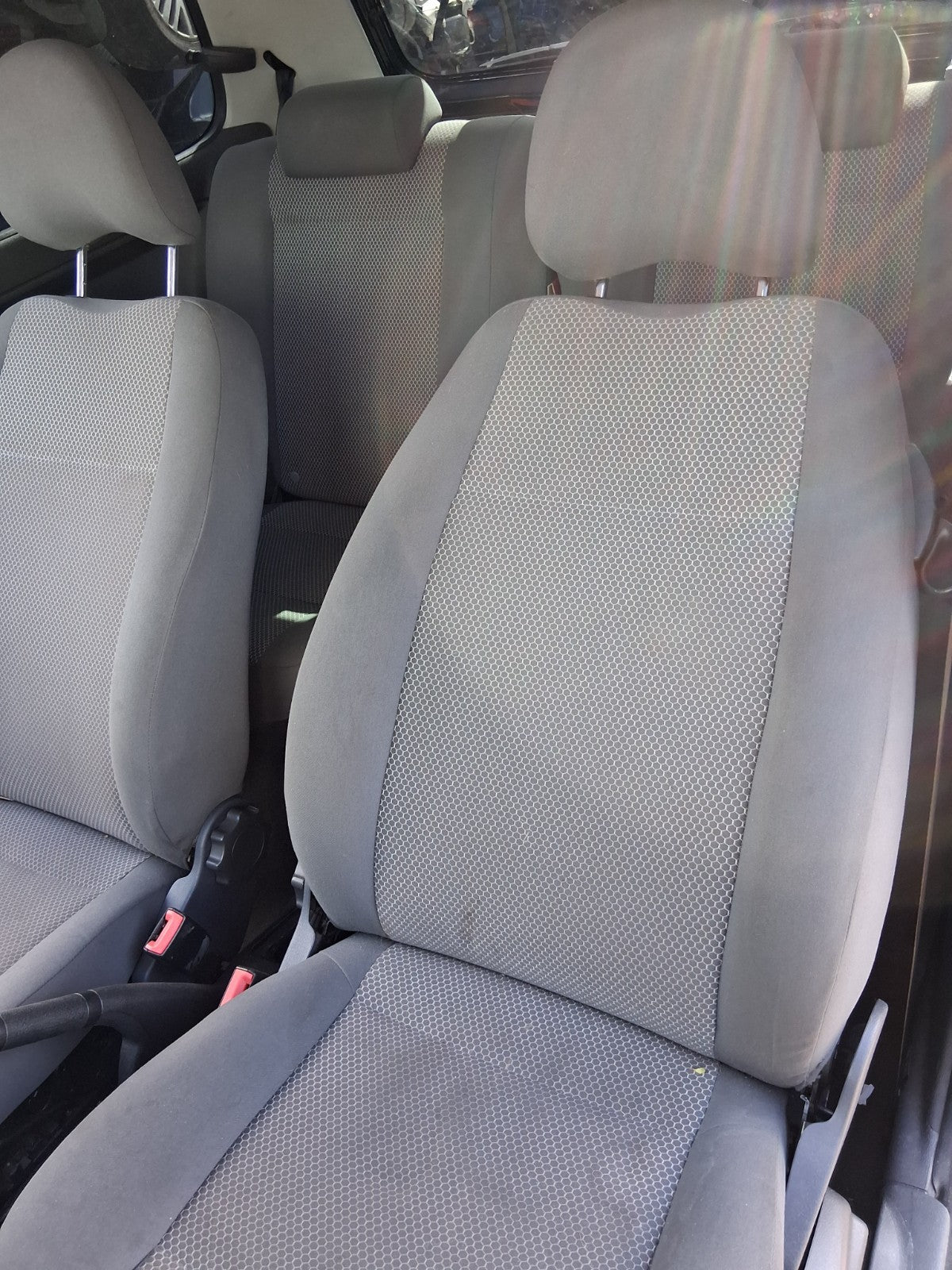 2011 VW VOLKSWAGEN FOX 3 DOOR NSF PASSENGER SIDE FRONT LEFT COMPLETE SEAT FABRIC