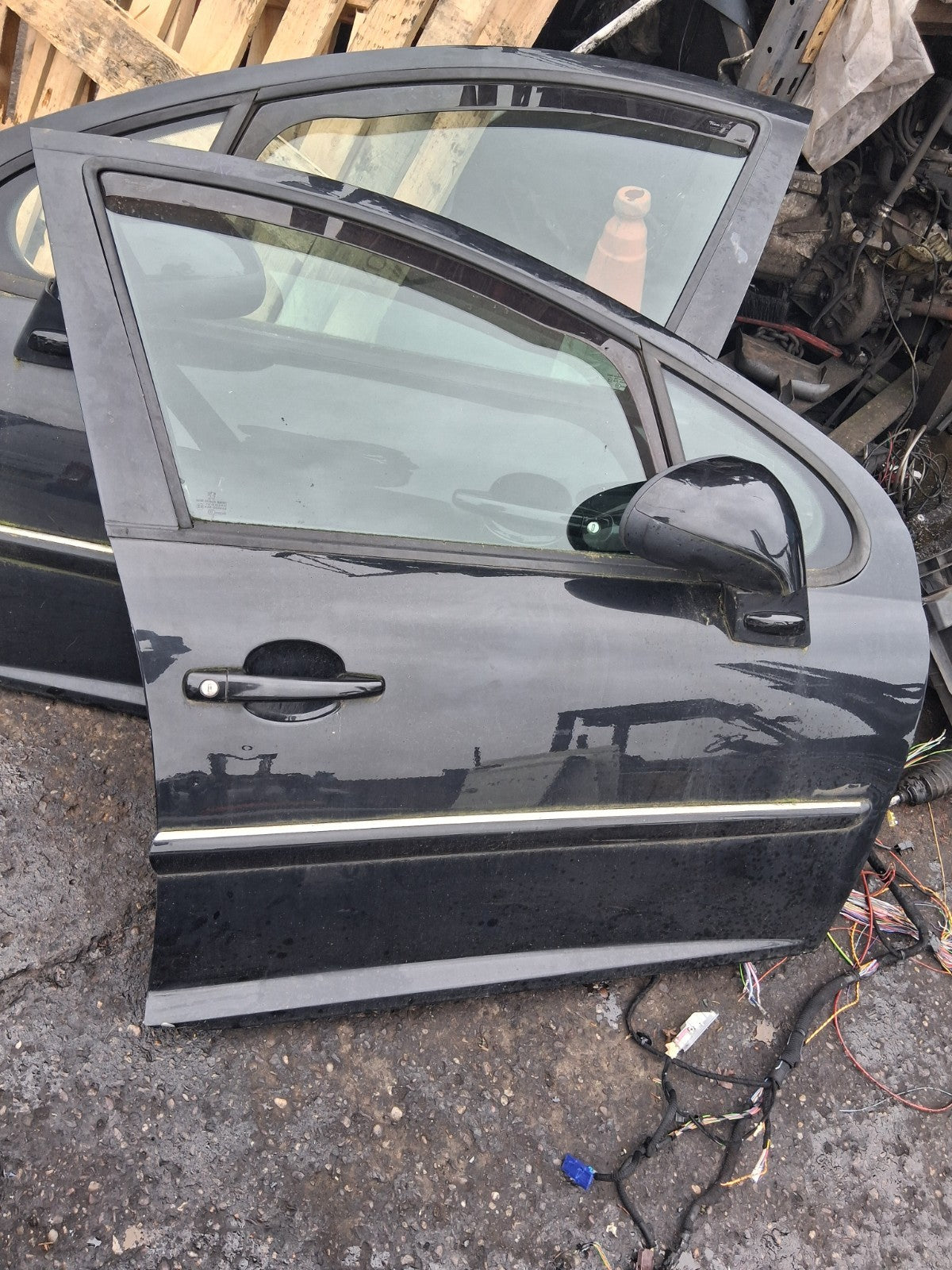 2012 PEUGEOT 207 OSF DRIVER SIDE FRONT RIGHT COMPLETE DOOR WITH WING MIRROR
