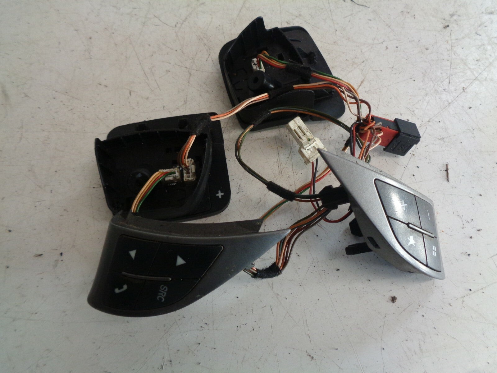 FIAT PUNTO 1.9 STEERING MULTI FUNCTION CONTROL BOTTONS WITH STEERING PEDDLES