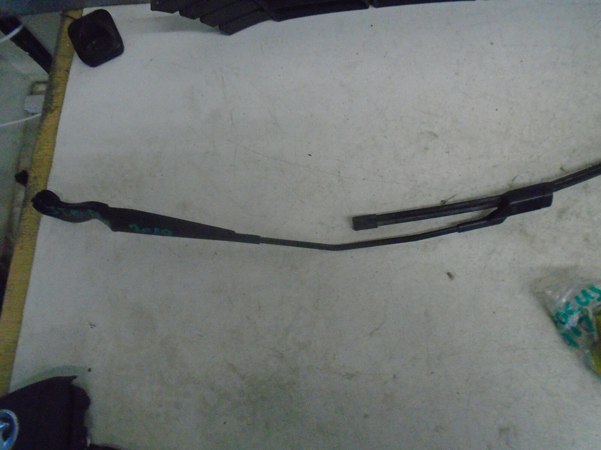 FORD ECO SPORT 2019 MK2 FRONT WINDSCREEN WIPER ARM CN1517527