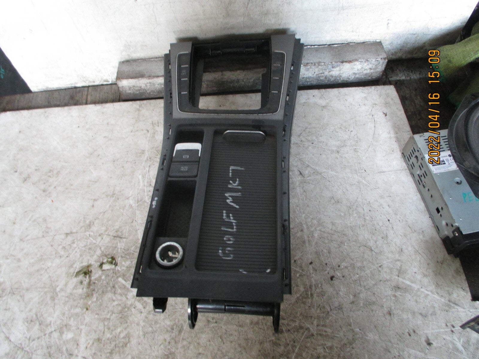 VW VOLKSWAGEN GOLF 2018 MK7 CENTRE CONSOLE CUP HOLDERS SWITCHES 5G2863245