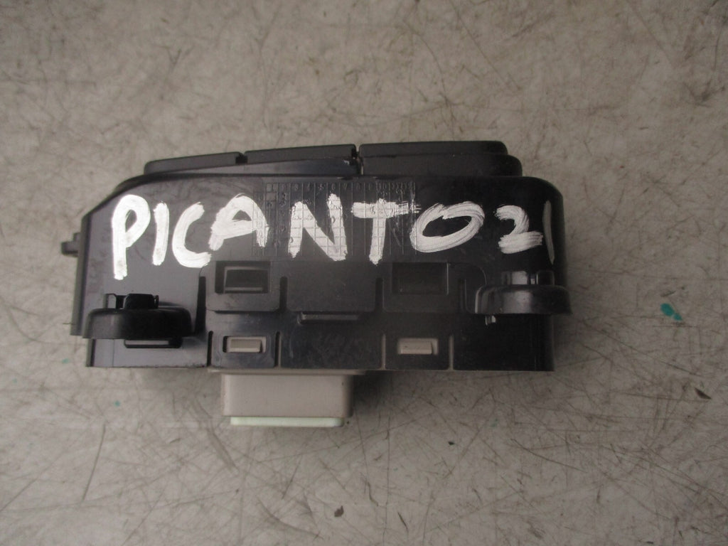 2021 KIA PICANTO MK3 JA TYRE TRACTION CONTROL & HEADLIGHT SWITCH 84759G6900