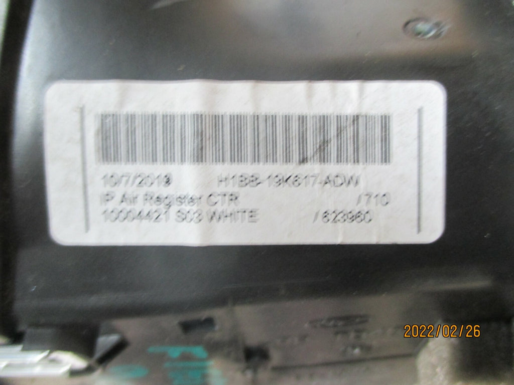 FORD FIESTA 2019 MK8 CENTRE AIR GRILL WITH HAZARD SWITCH H1BB19K617