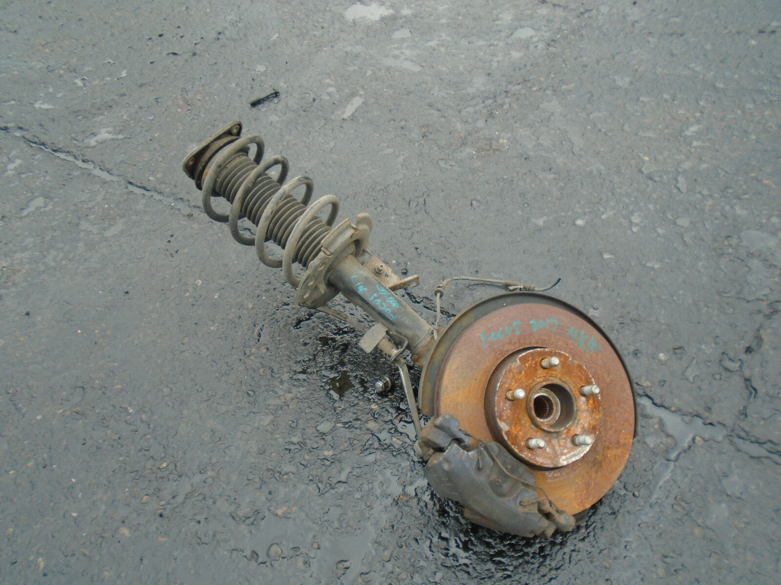 FORD FOCUS MK3 2017 1.5 DIESEL NSF PASSENGER SIDE FRONT SHOCK SPRING HUB