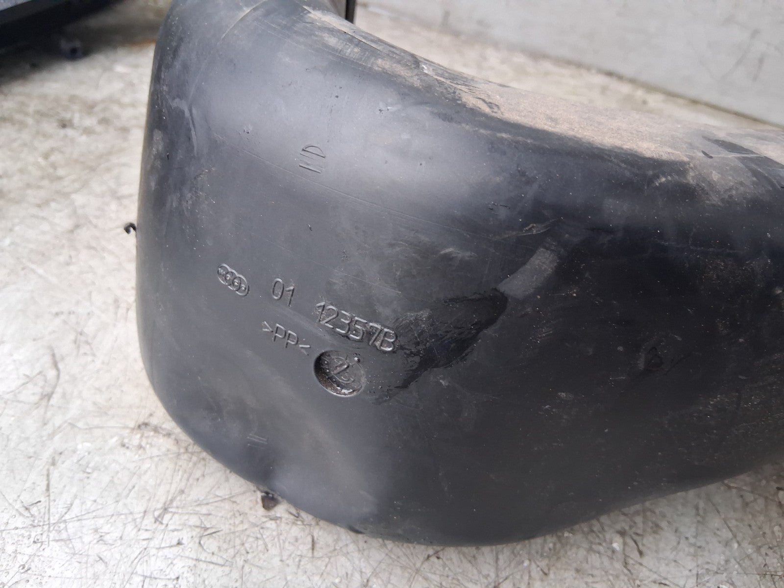 2009 MERCEDES BENZ C CLASS W204 AIR INTAKE DUCT HOSE PIPE A6510903437