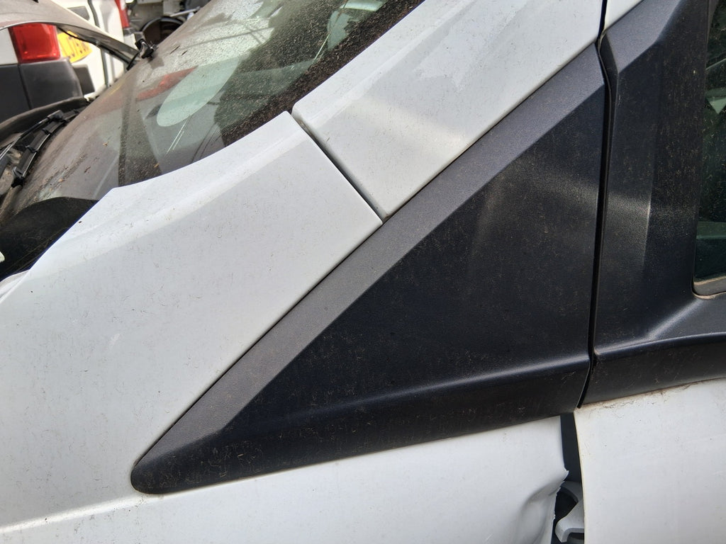 2024 FORD TRANSIT CONNECT MK2 NSF PASSENGER SIDE FRONT WING TRIM PLASTIC
