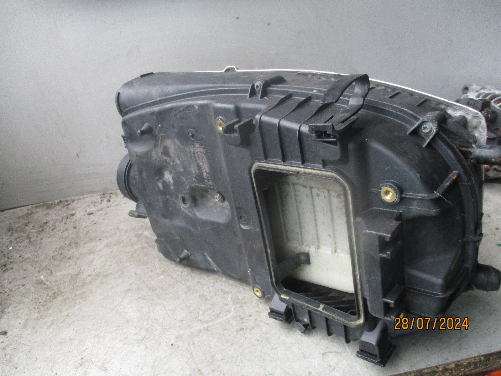 2012 MERCEDES BENZ W204 C CLASS AIR FILTER BOX A6510903501