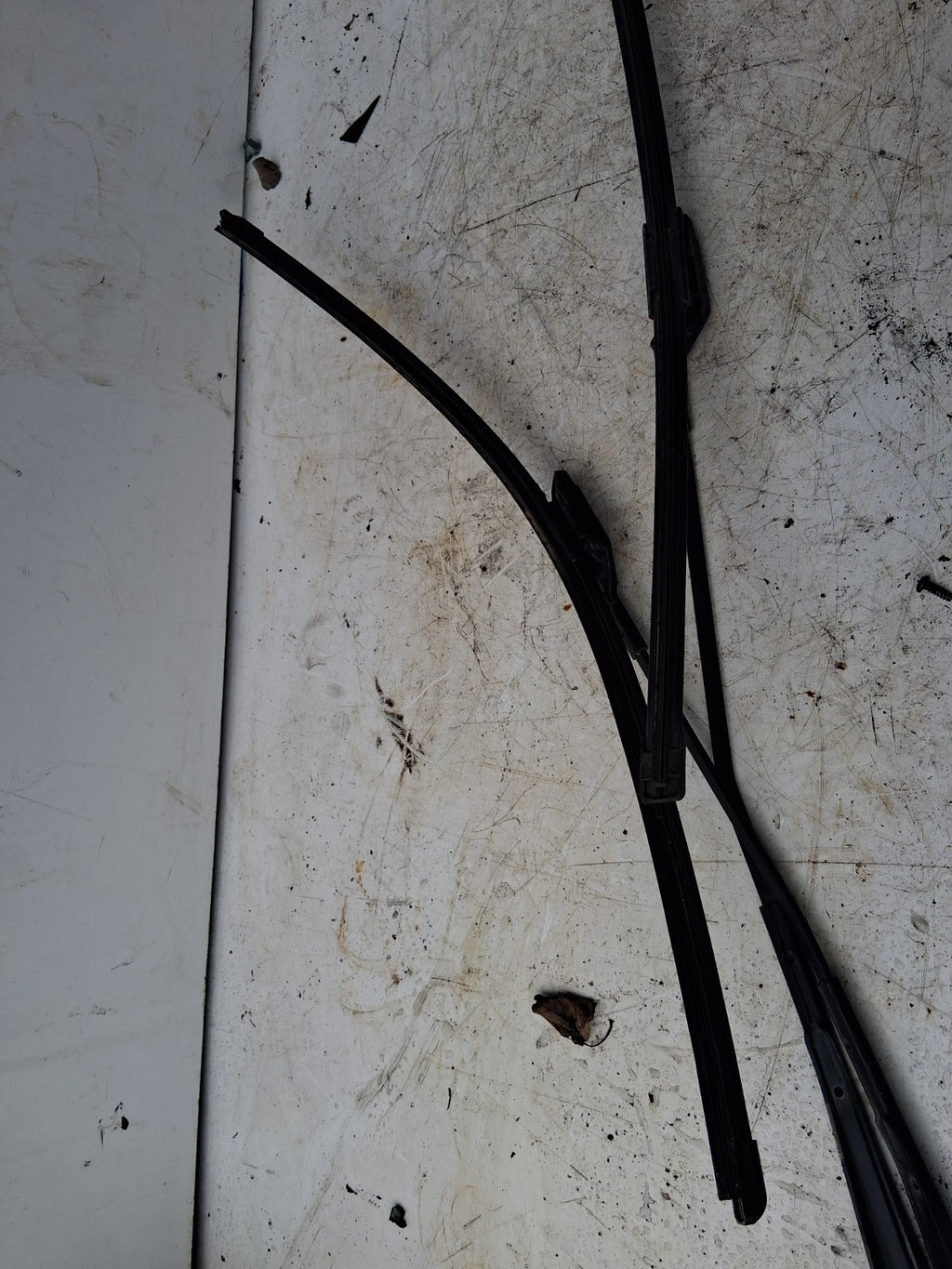 2016 PEUGEOT BOXER MK3 FRONT WINDSCREEN BOTH WIPER ARMS