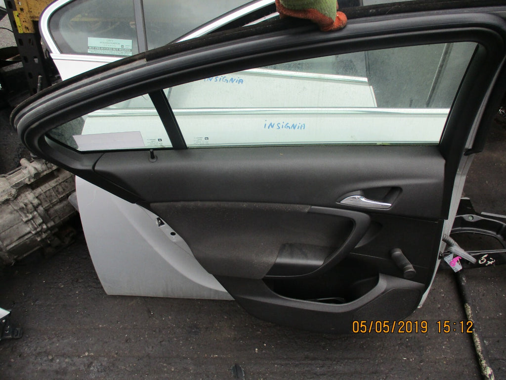 VAUXHALL INSIGNIA A (MK1) NSR PASSENGER SIDE REAR COMPLETE DOOR SILVER Z176