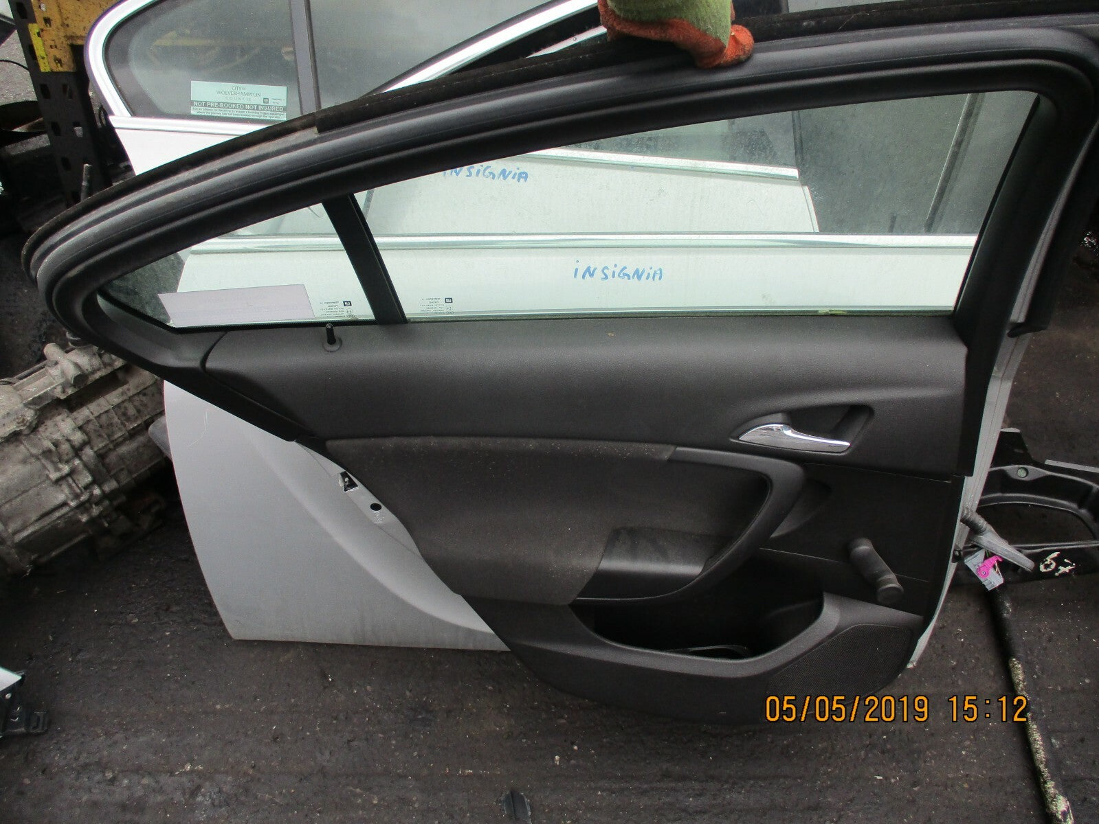 VAUXHALL INSIGNIA A (MK1) NSR PASSENGER SIDE REAR COMPLETE DOOR SILVER Z176
