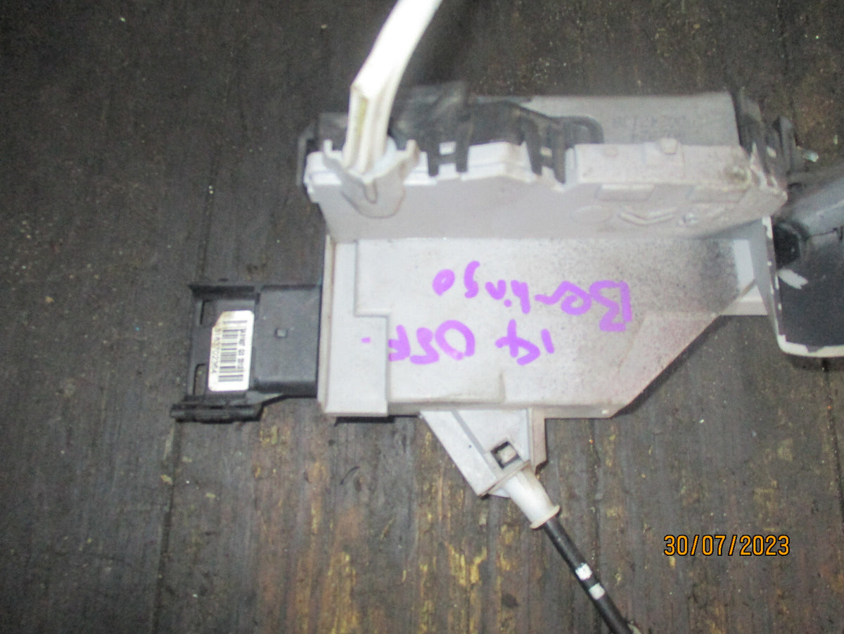 CITROEN BERLINGO 2014 OSF DRIVER SIDE FRONT DOOR LOCK MECHANISM 828412