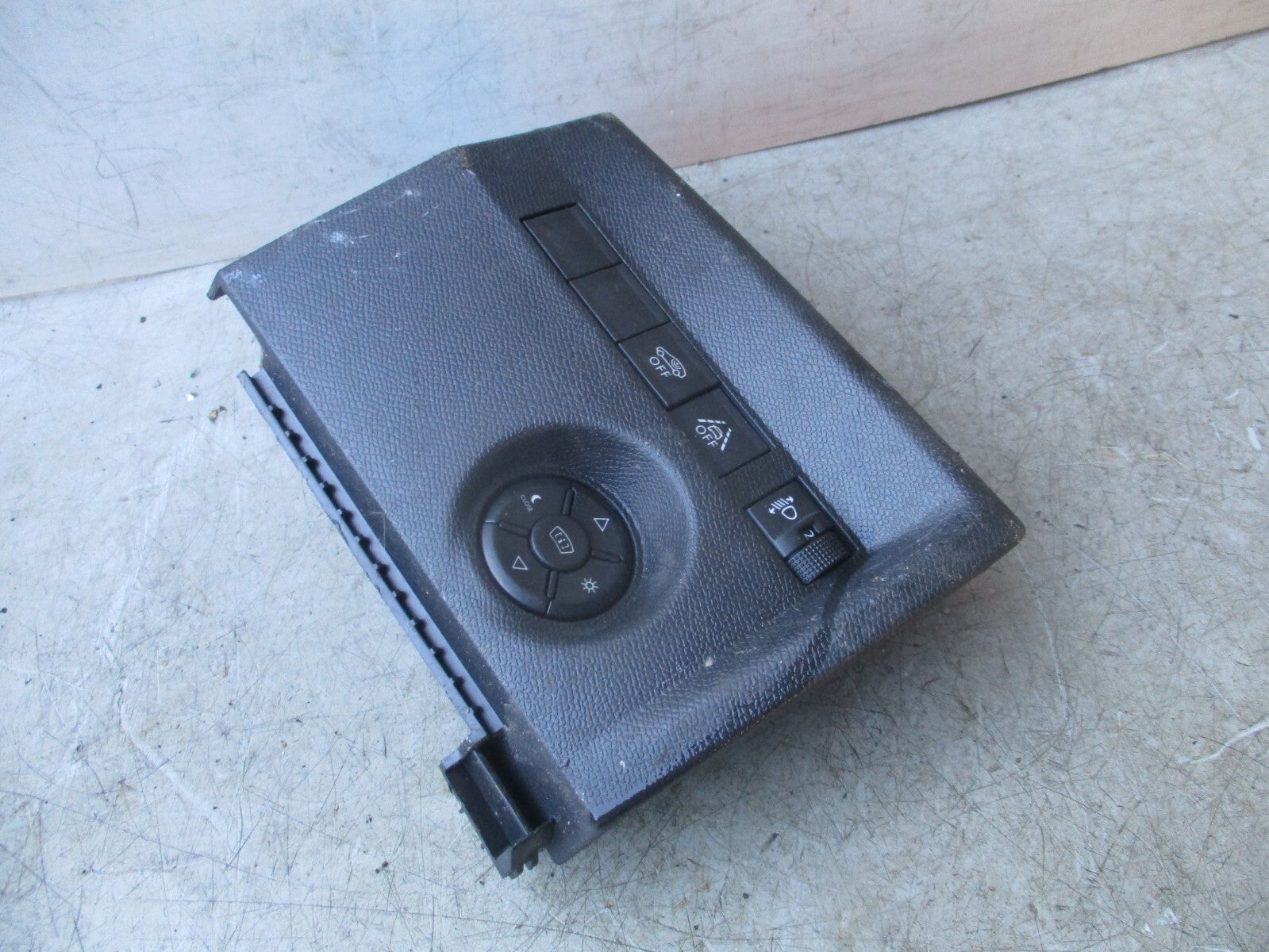 2021 CITROEN C4 MK3 DASHBOARD SWITCH TRIM 9831048280