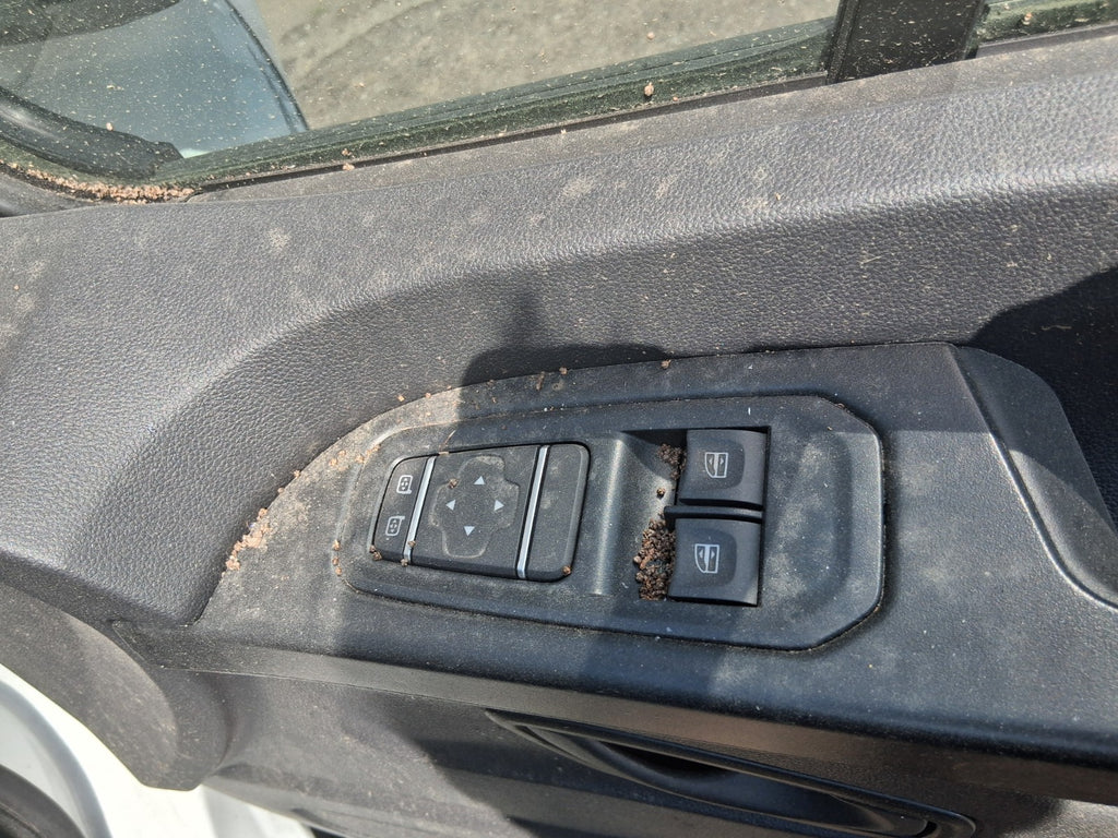 2025 RENAULT TRAFIC X82 MK3 OSF DRIVER SIDE FRONT RIGHT WINDOW CONTROL SWITCH